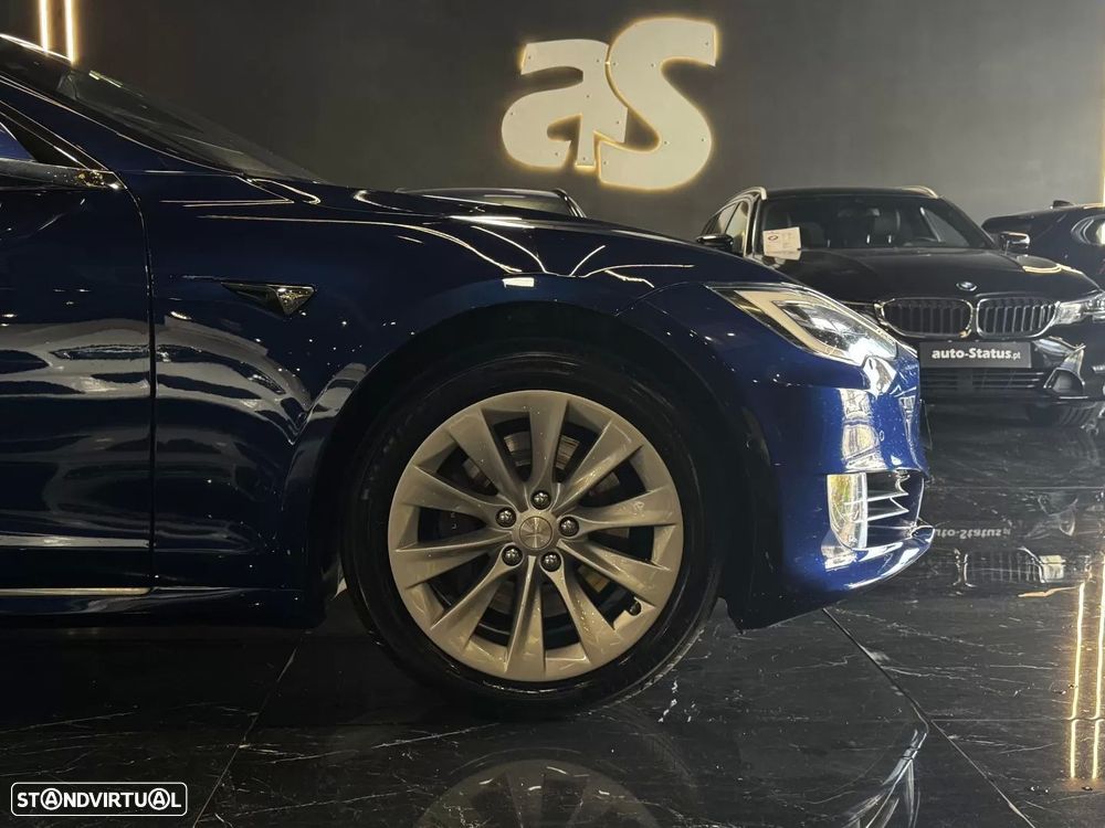Tesla Model S - 6