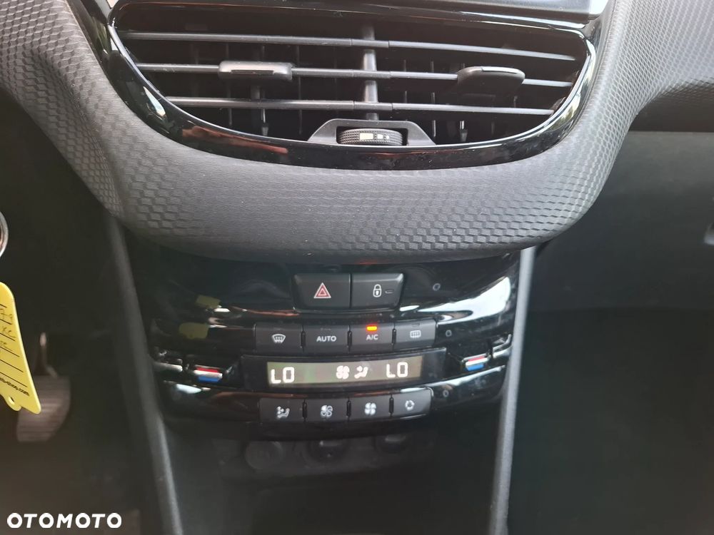 Peugeot 2008 e-HDi FAP 92 STOP & START Allure - 32