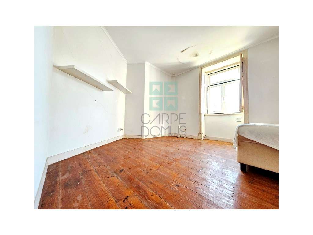 Prédio com 1 loja e 5 apartamentos, no centro de Oeiras - Grande imagem: 4/60