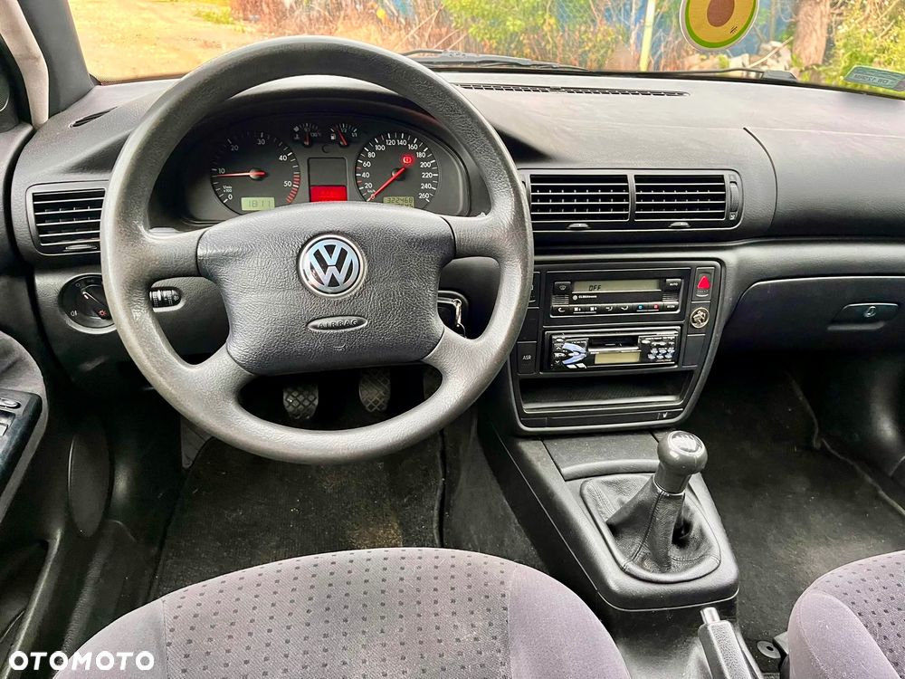 Volkswagen Passat - 17