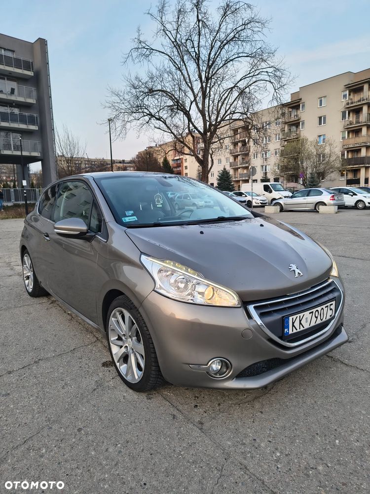 Peugeot 208 - 4