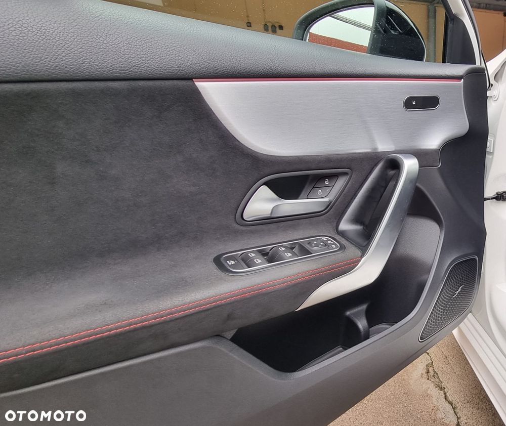 Mercedes-Benz Klasa A 220 4-Matic 7G-DCT - 9