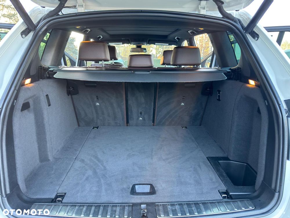 BMW X3 xDrive28i xLine - 22