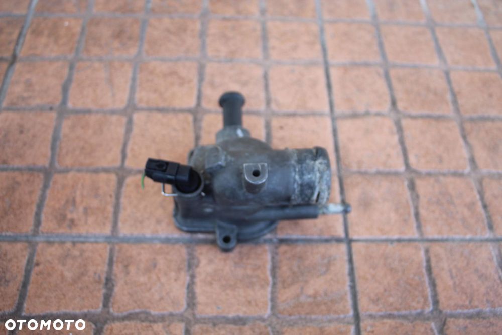 OBUDOWA TERMOSTATU MERCEDES W210 3.2 CDI