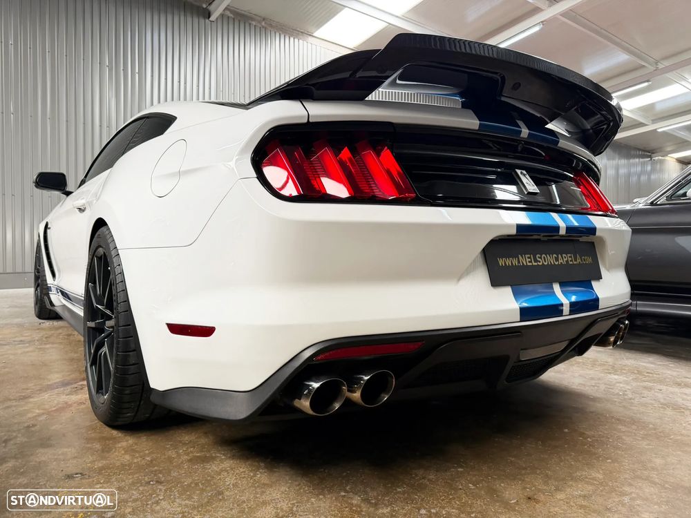 Ford Mustang - 6