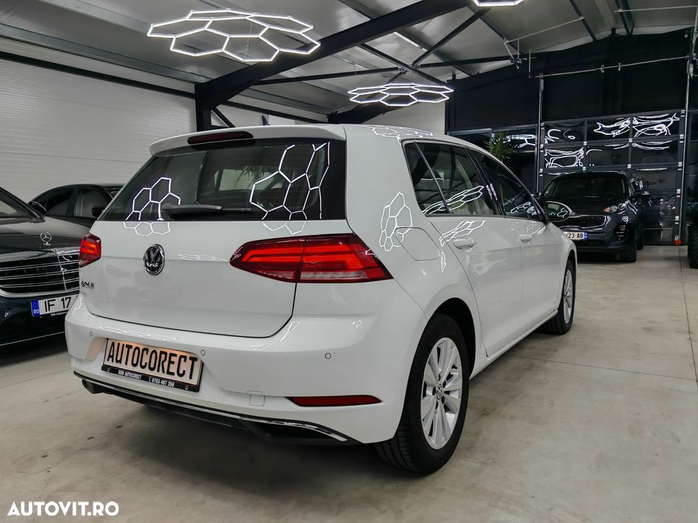 Volkswagen Golf 2.0 TDI (BlueMotion Technology) DSG Comfortline - 4