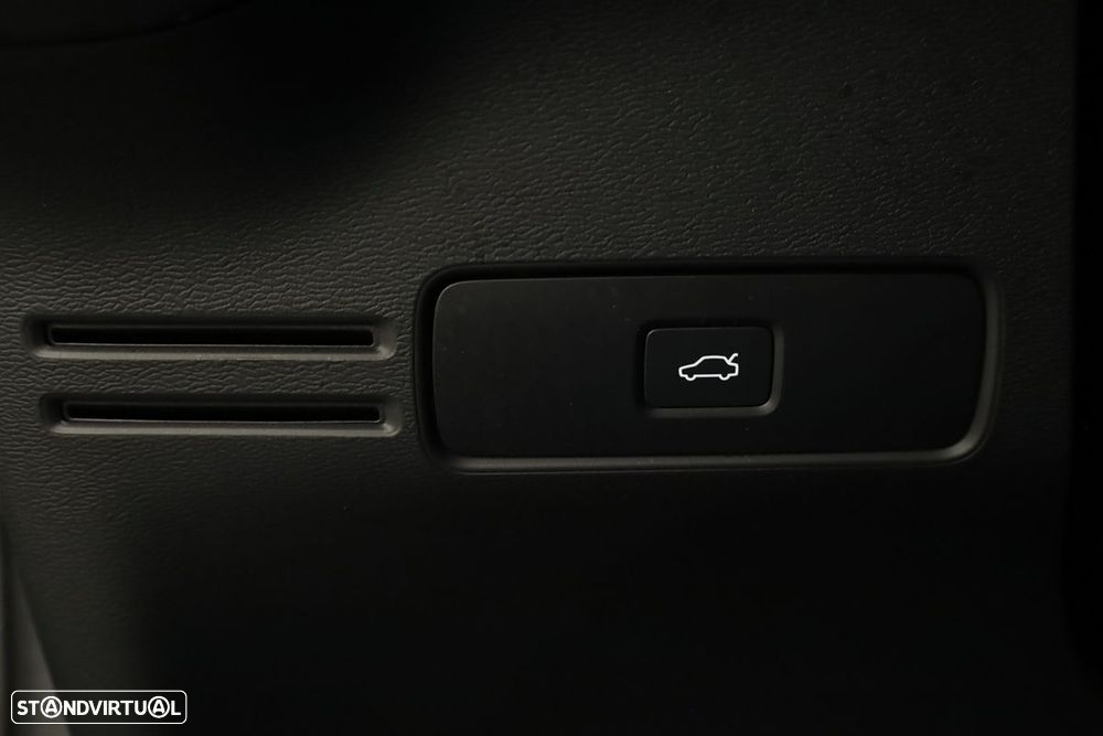 Volvo XC 40 2.0 B3 Essential - 19