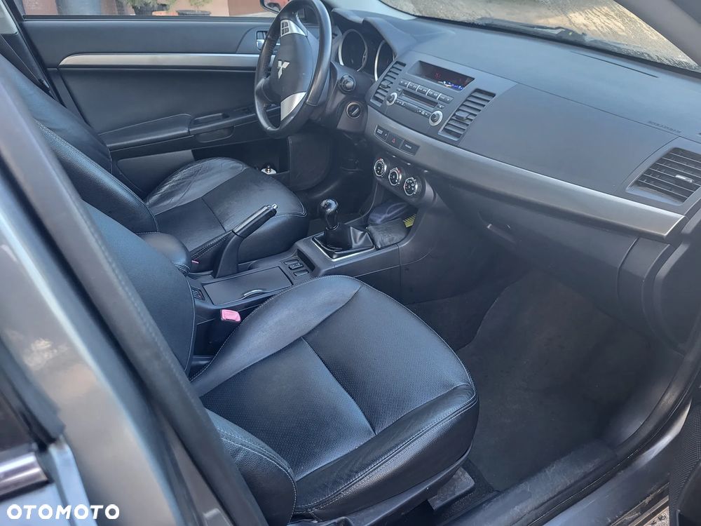 Mitsubishi Lancer 1.6 - 6