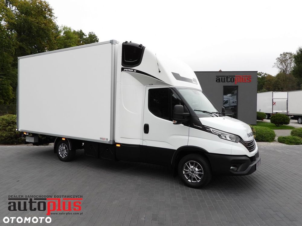 Iveco DAILY 35S18 KONTENER HI-MATIC WINDA 8 PALET TEMPOMAT NAWIGACJA LEDY PNEUMATYKA AUTOMAT HI-MATIC KLIMATYZACJA  180KM - 2