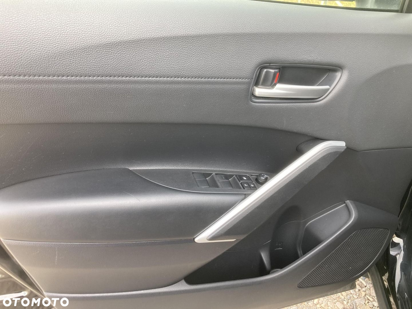 Toyota Corolla Cross 2.0 Hybrid Comfort - 17