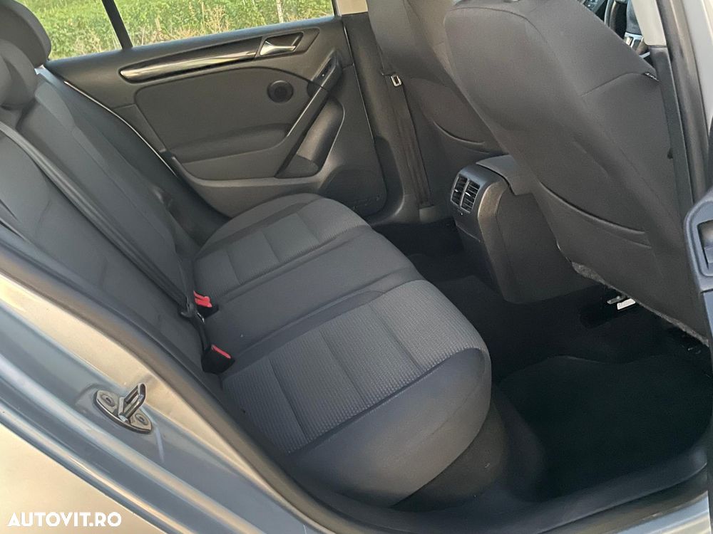 Volkswagen Golf 1.6 TDI BlueMotion Technology Comfortline - 8