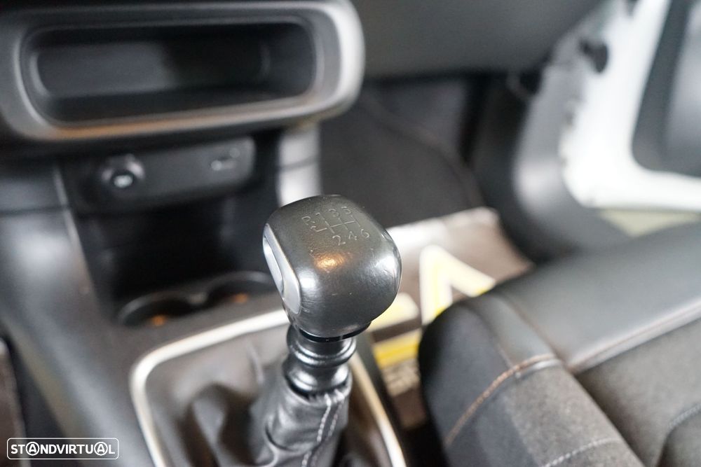Citroën C3 1.2 PureTech Shine - 29