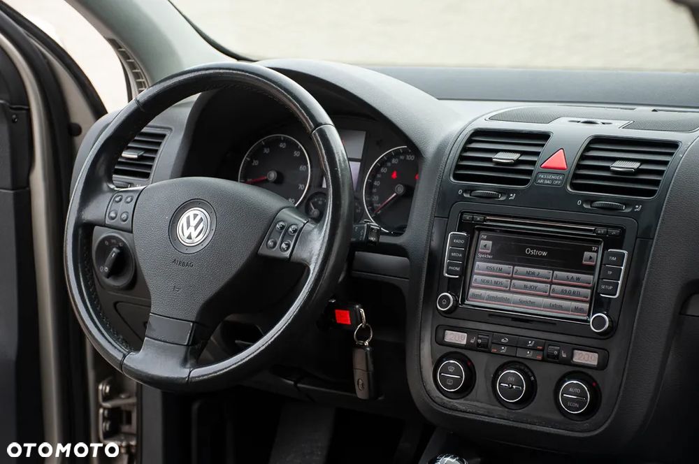 Volkswagen Golf 1.6 United - 23