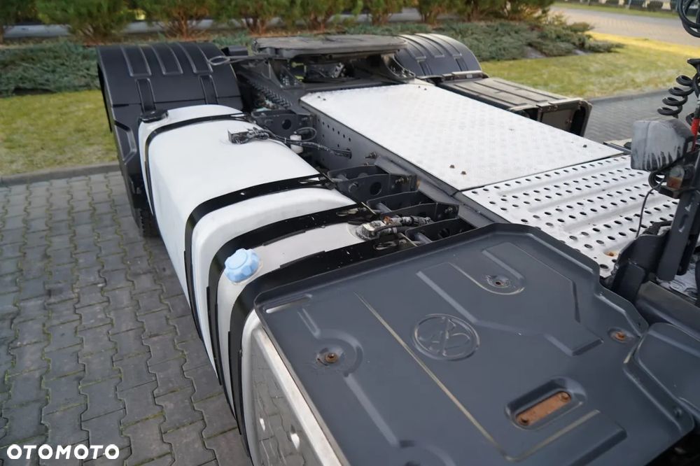 Volvo FM 380 / PEŁNY ADR  / KABINA DZIENNA / I-SHIFT / 13 LITROWY / - 18