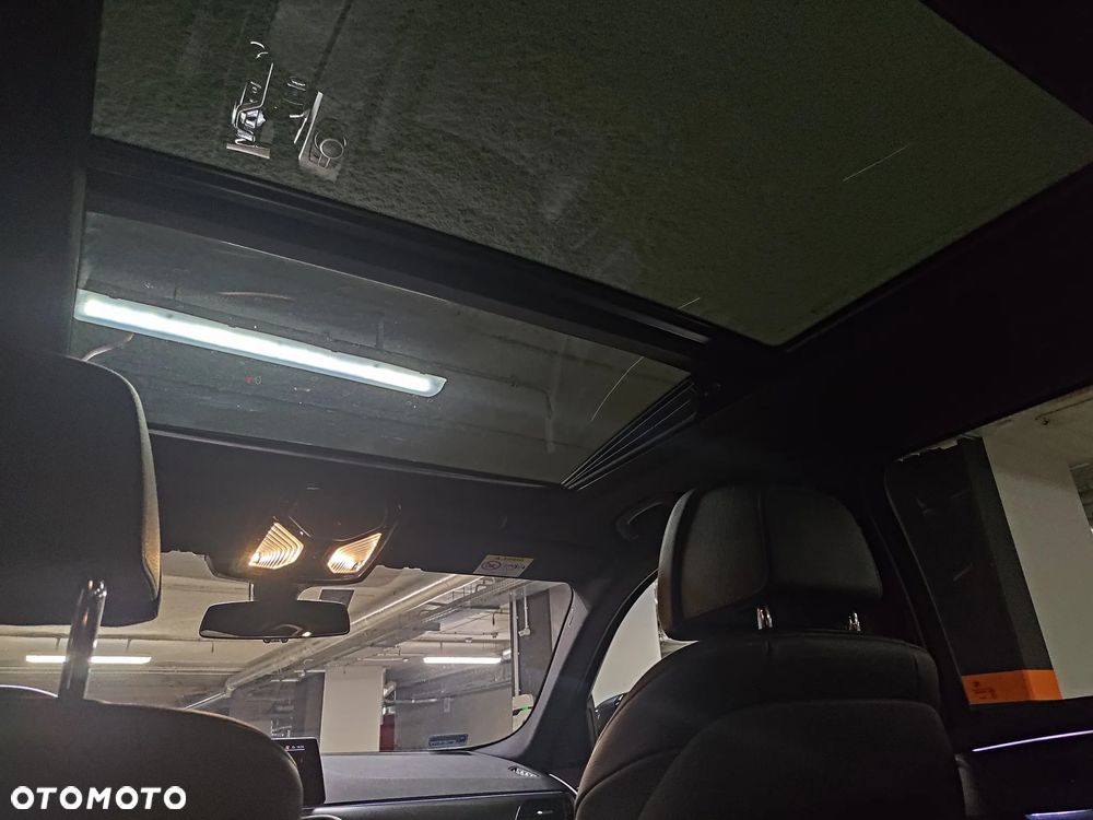 BMW Seria 5 520d xDrive - 23