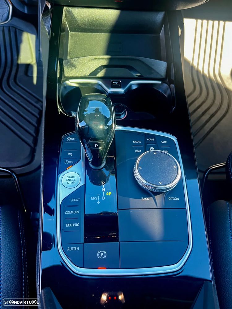 BMW 116 d Pack Desportivo M Auto - 23