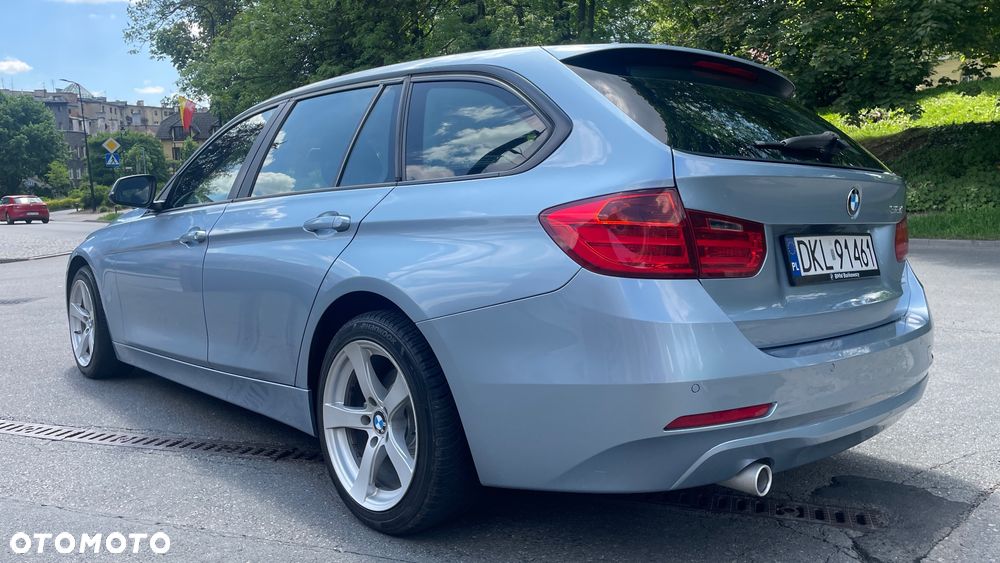 BMW Seria 3 318d Sport Line - 11