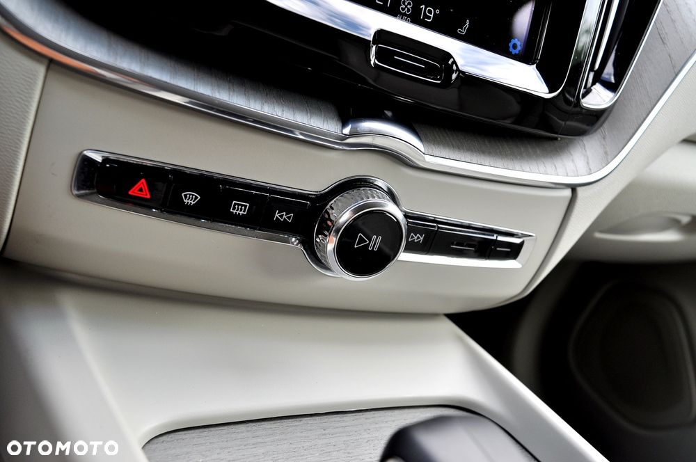Volvo XC 60 B4 D Geartronic RDesign - 29