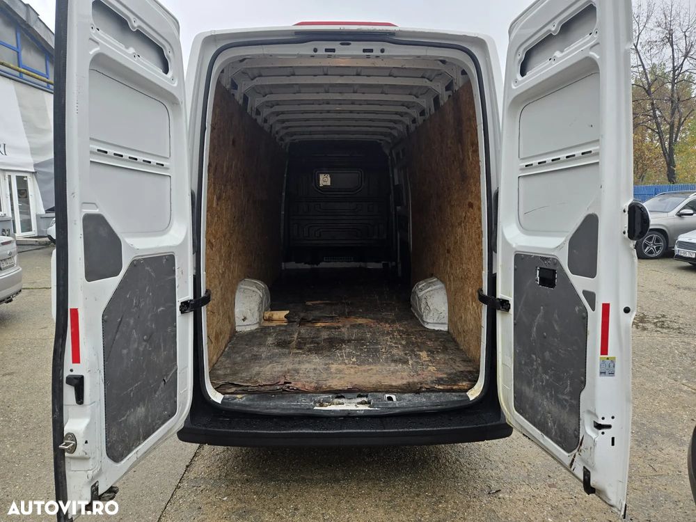 Volkswagen Crafter - 12