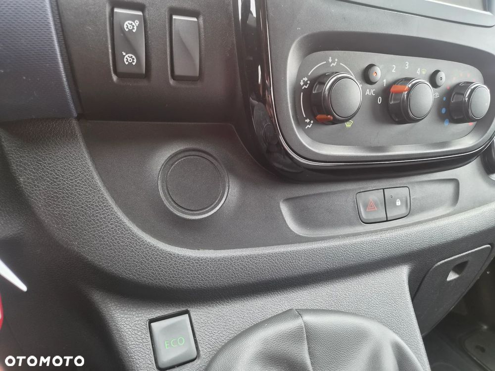 Opel Vivaro - 17