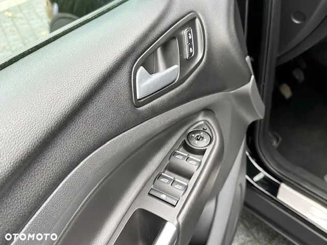 Ford Kuga 2.0 TDCi 2x4 Titanium - 11