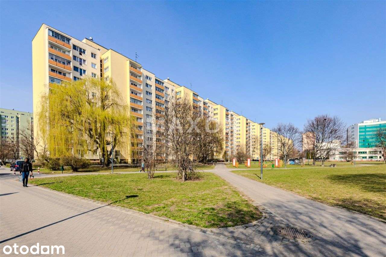 2 pokoje | metro | balkon