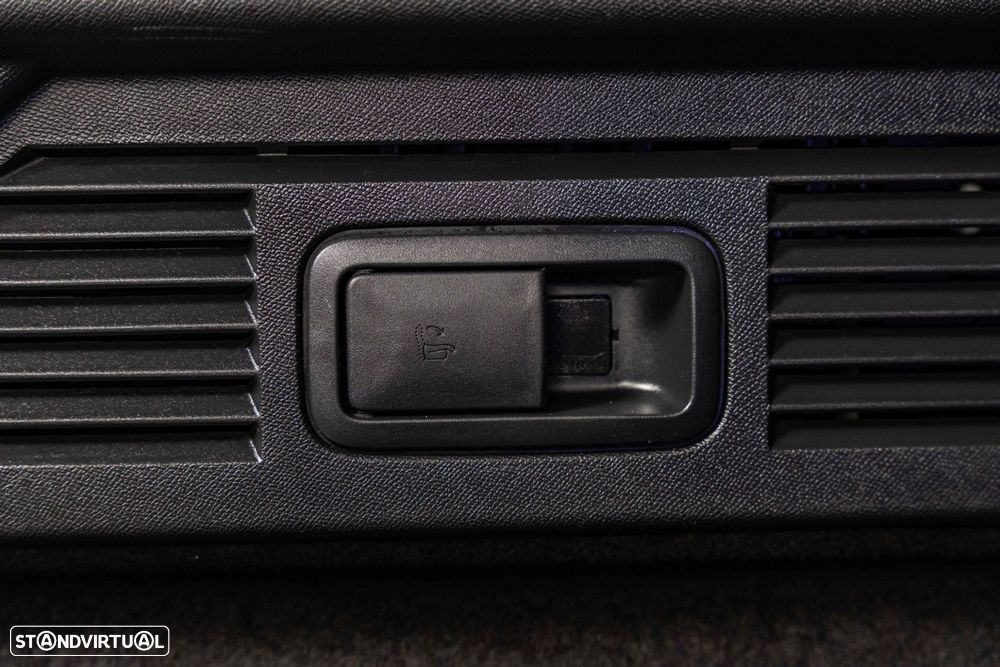 Citroën C5 X 1.6 Hybrid Plus e-EAT8 - 17