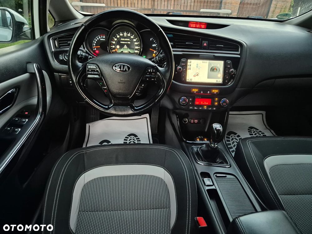Kia Ceed 1.6 GDI ISG Spirit - 24