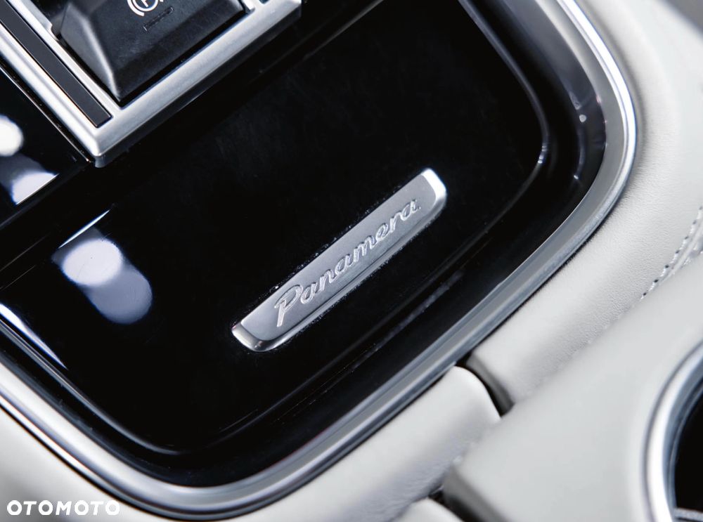 Porsche Panamera 4 E-Hybrid - 19