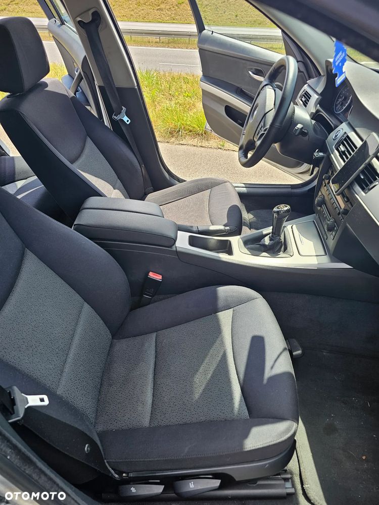 BMW Seria 3 318d DPF - 6