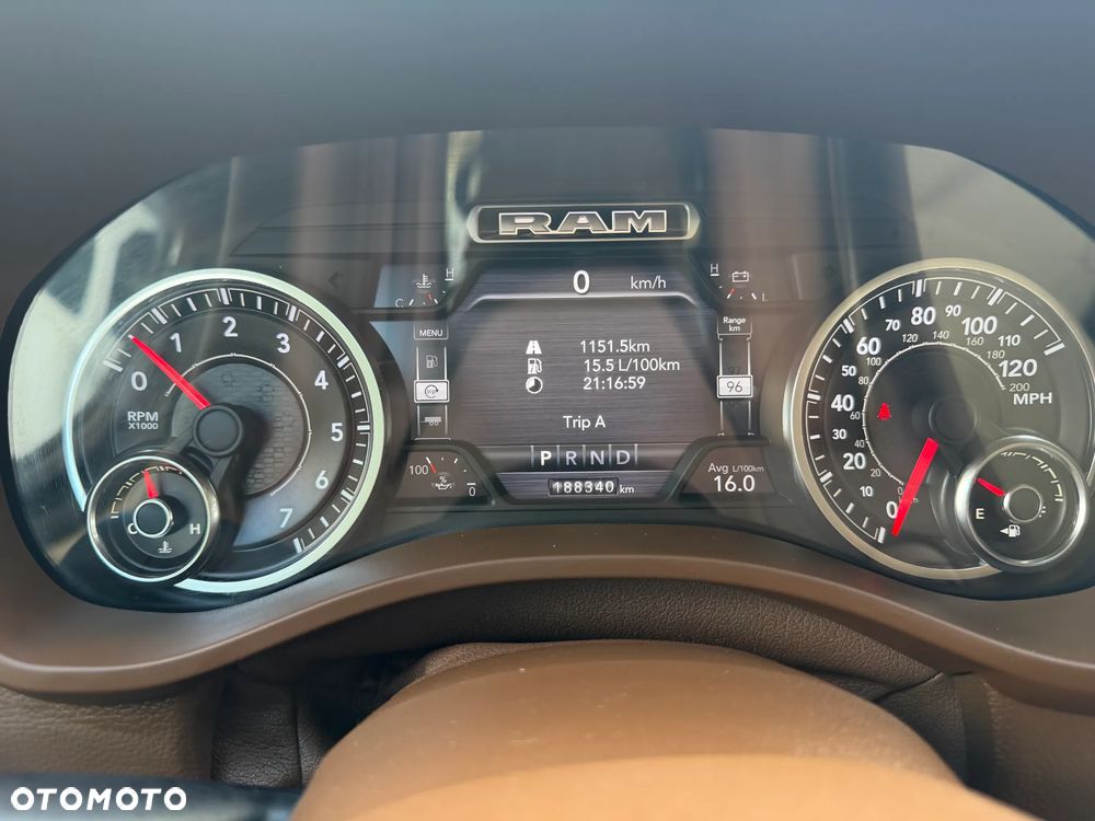 RAM 1500 Crew Cab Shortbed Laramie - 11