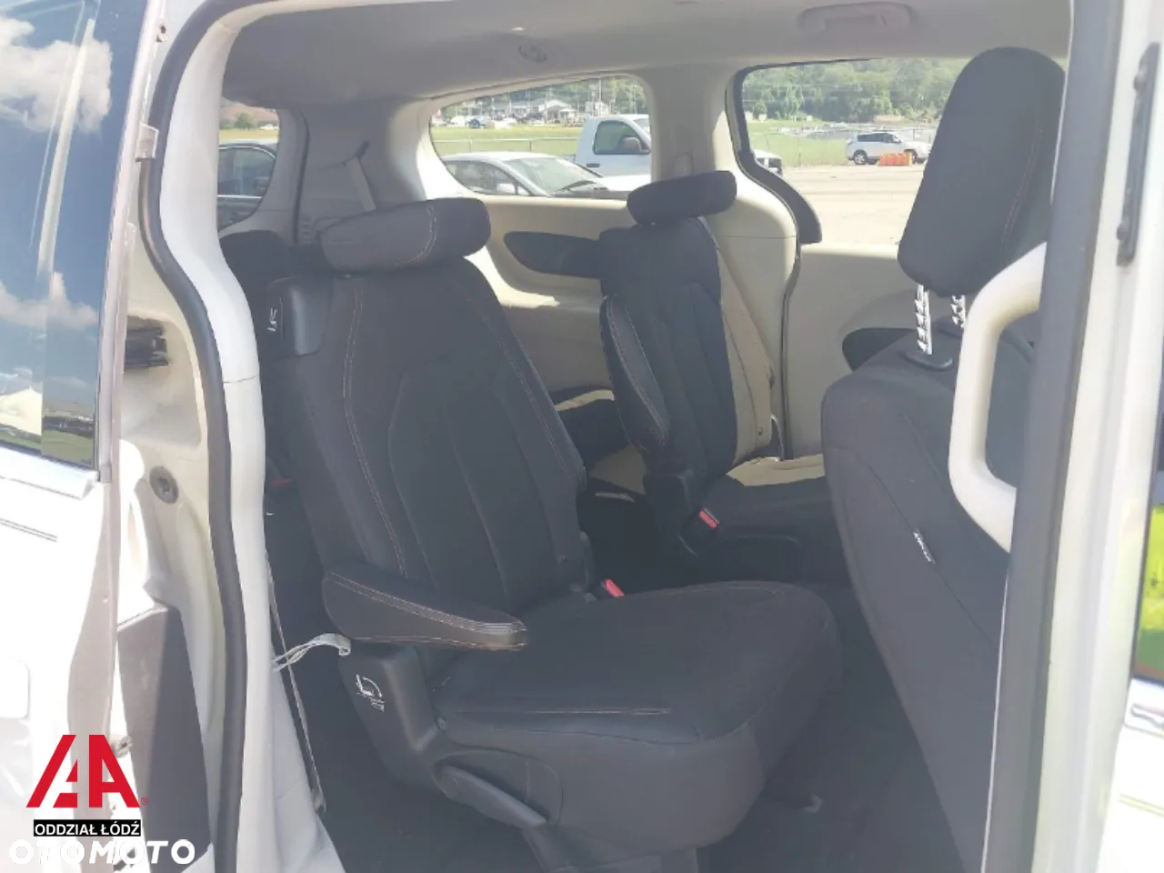 Chrysler Pacifica - 9