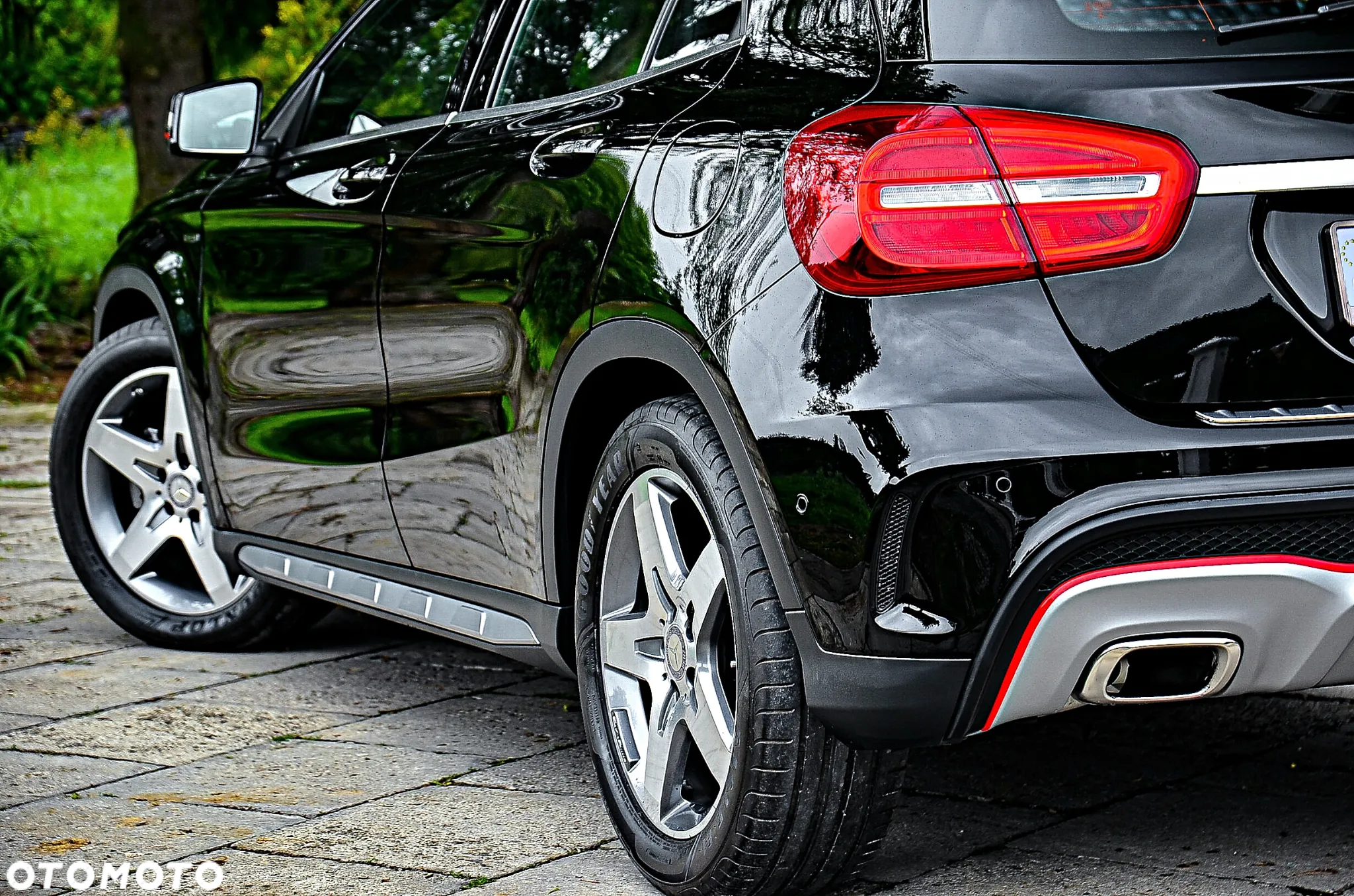 Mercedes-Benz GLA 180 7G-DCT AMG Line - 19