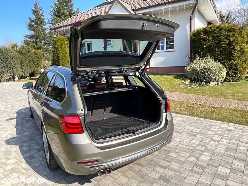 BMW Seria 3 320d Luxury Line - 12