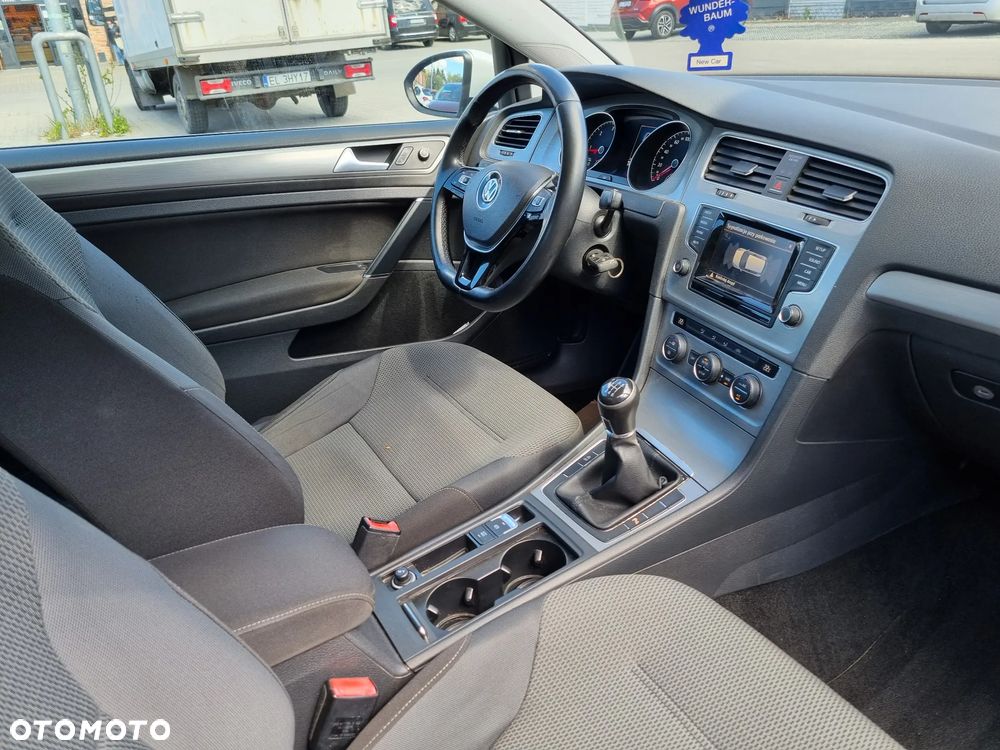 Volkswagen Golf 1.6 TDI BlueMotion Comfortline - 11