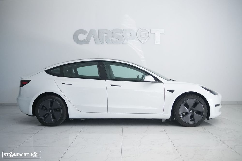 Tesla Model 3 - 6
