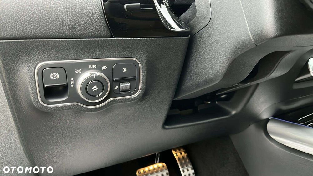 Mercedes-Benz GLA 200 AMG Line - 19