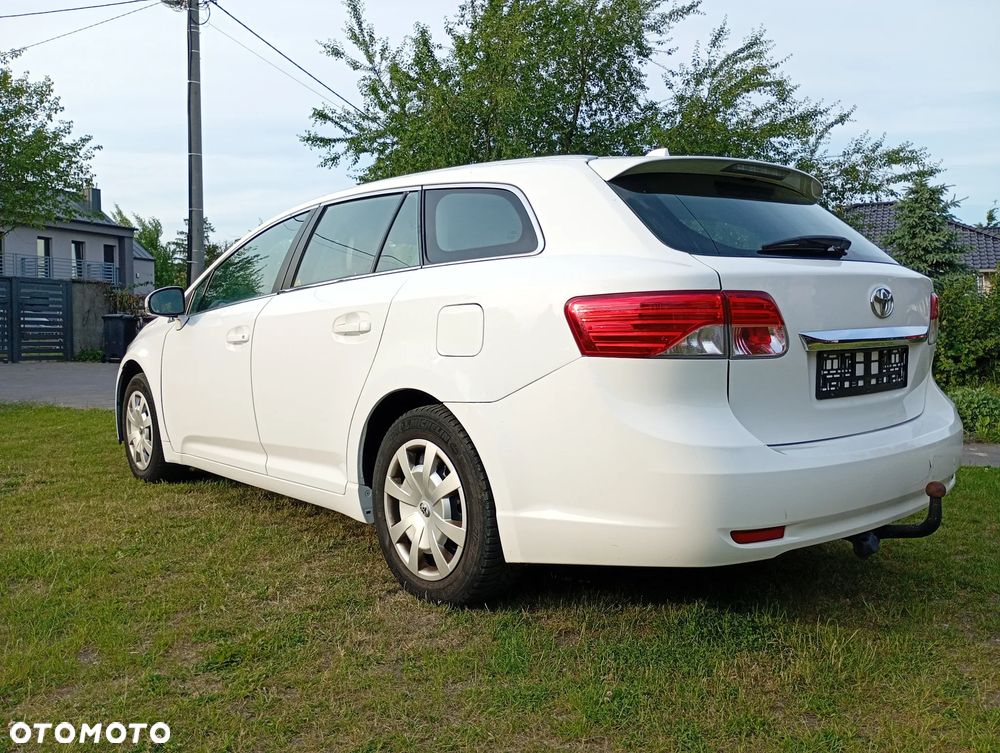 Toyota Avensis - 36