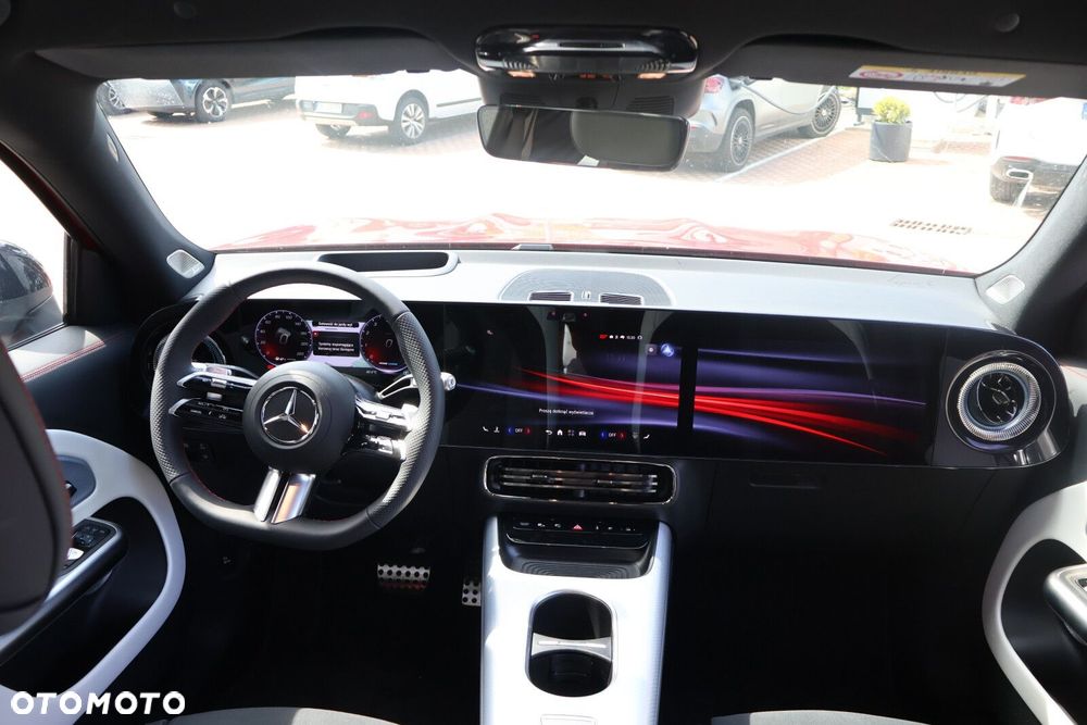 Mercedes-Benz GLB - 13