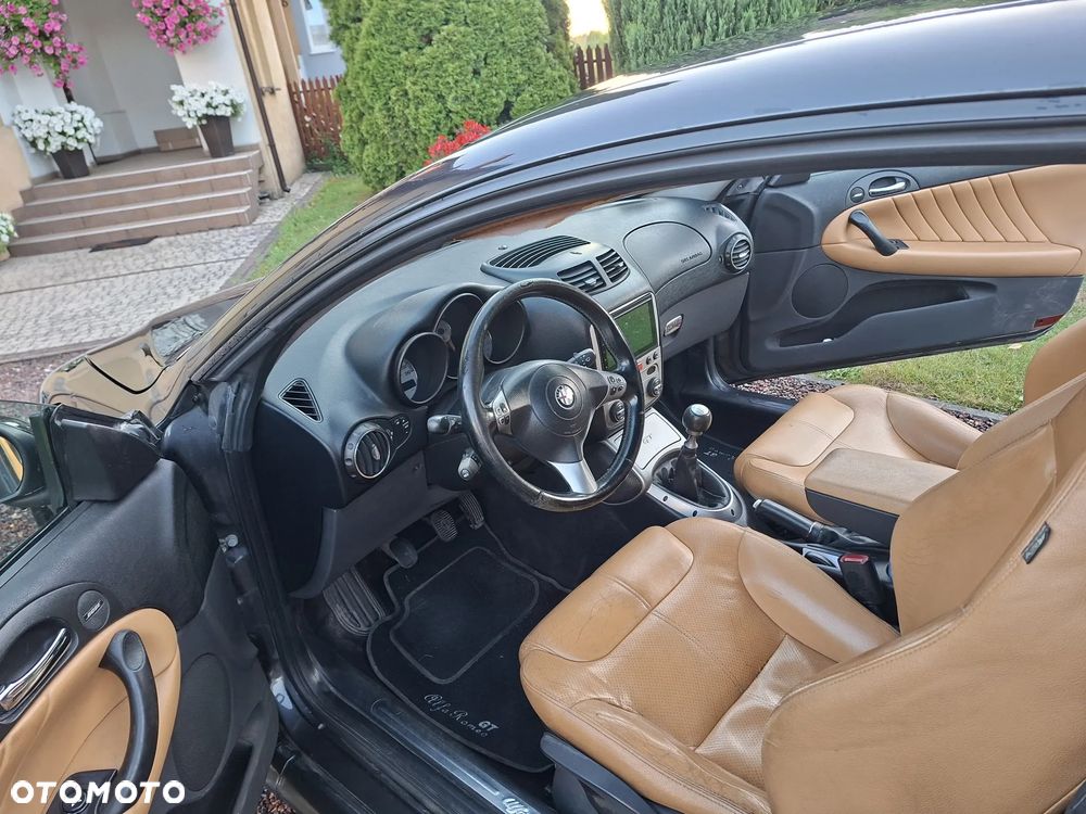 Alfa Romeo GT 1.9JTD 16V Distinctive - 9