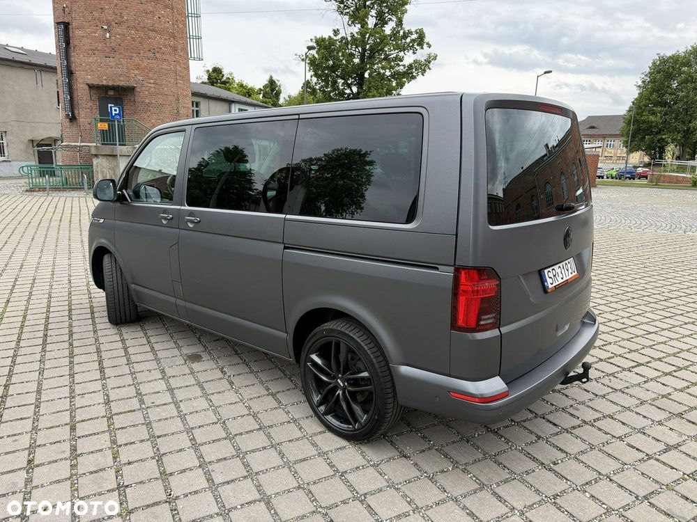 Volkswagen Multivan - 10