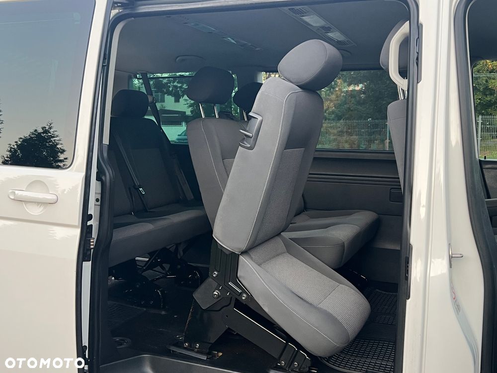 Volkswagen Caravelle - 13