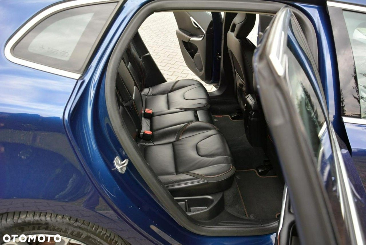 Volvo V40 D4 Ocean Race - 17