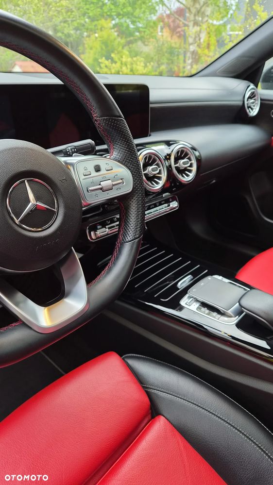 Mercedes-Benz CLA 200 7G-DCT - 1
