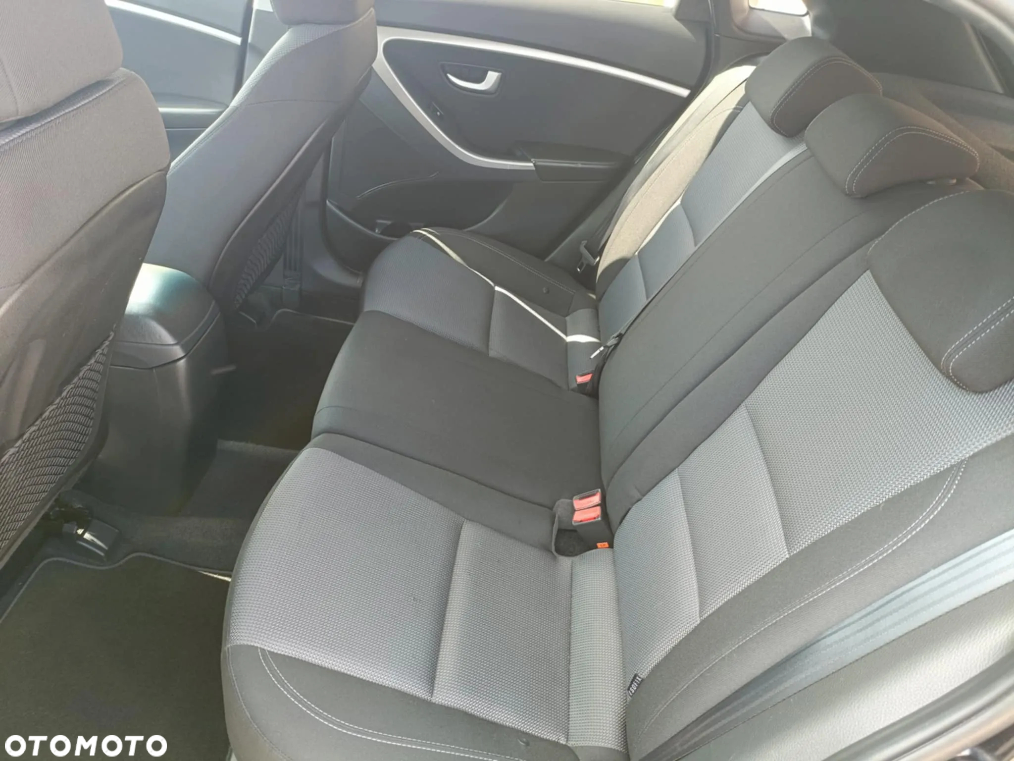 Hyundai i30 1.6 CRDi BlueDrive Comfort - 14