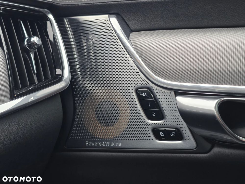 Volvo V90 D4 SCR AWD R-Design - 36