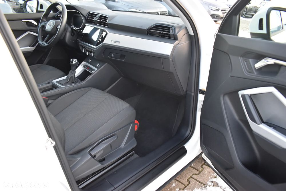 Audi Q3 35 TFSI S tronic - 17