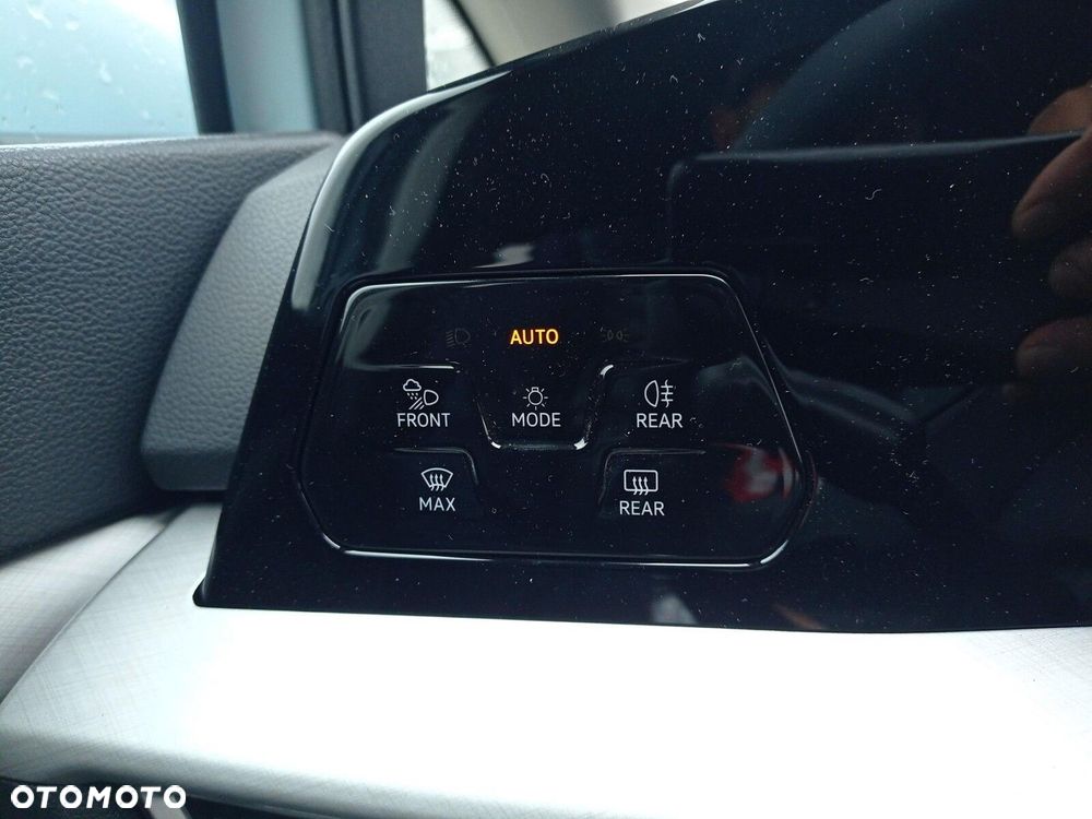 Volkswagen Golf - 28