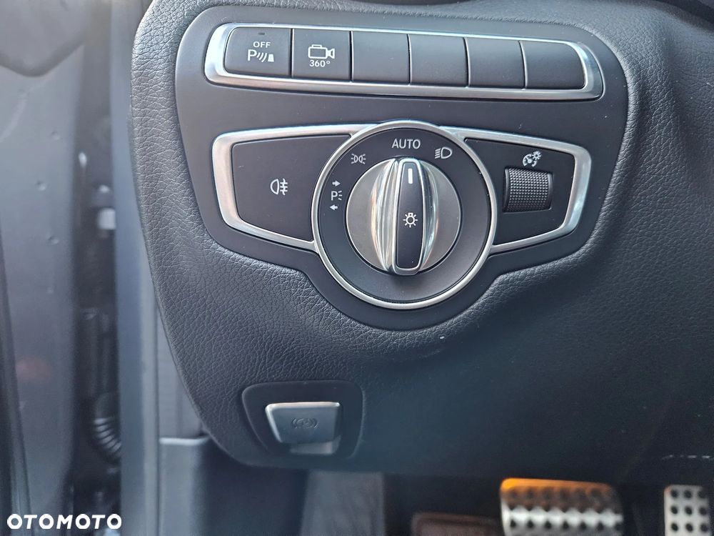 Mercedes-Benz Klasa C 200 4-Matic 9G-TRONIC - 22