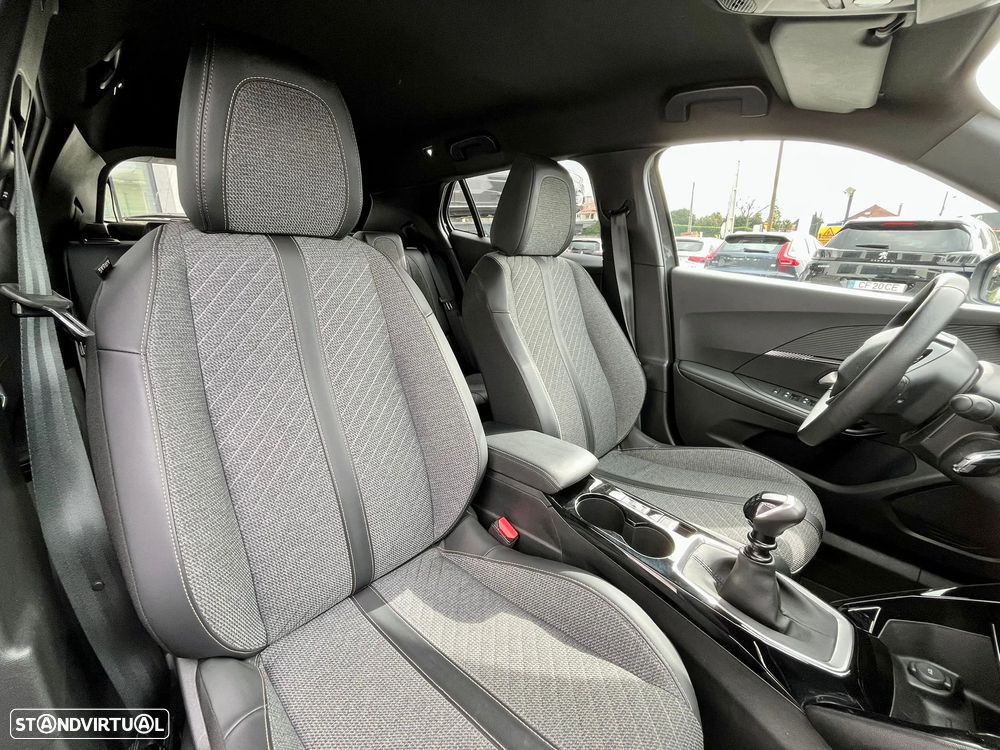 Peugeot 2008 1.2 PureTech Allure - 13